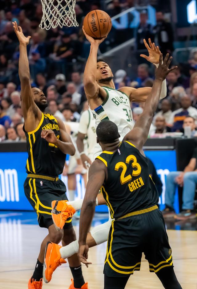 泛亚电竞官网入口 -NBA常规赛今晚再迎强敌；密尔沃基雄鹿手感冰凉；主帅态度——震撼外界；细节决定成败的简单介绍