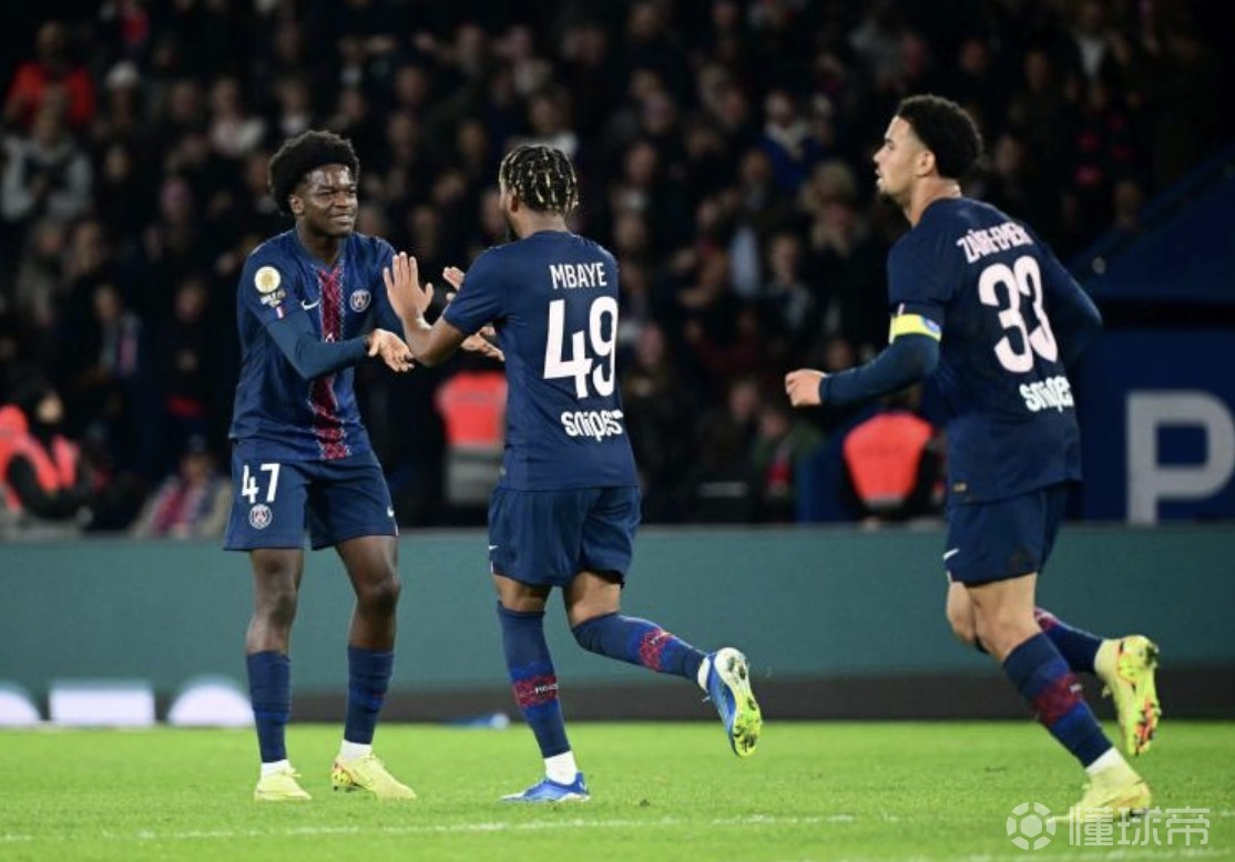 泛亚电竞官网 - 巴黎圣日耳曼足球俱乐部球员名单 