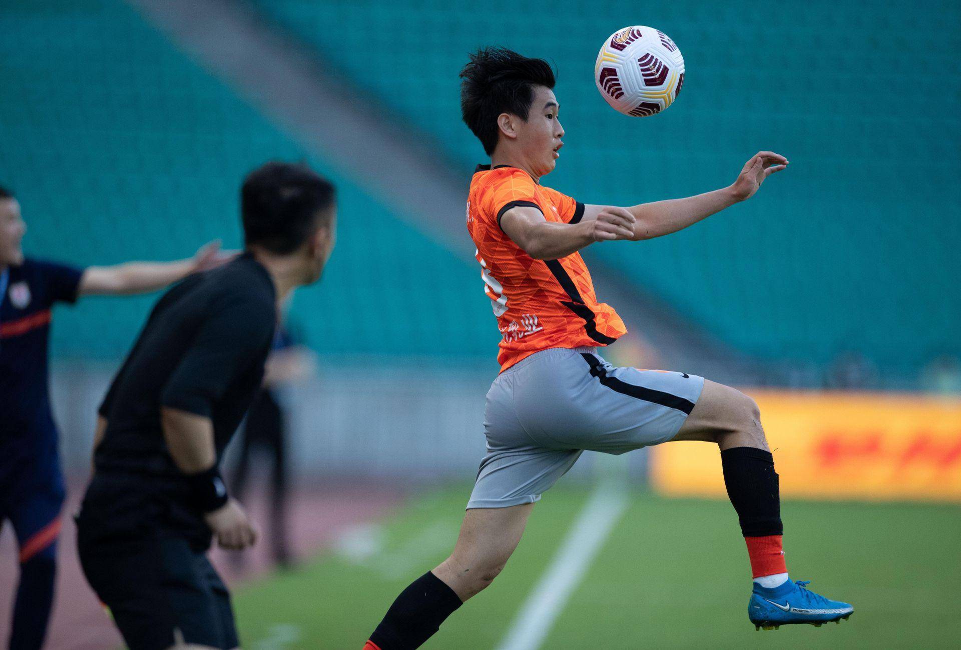 泛亚电竞官网 -包含里程碑夜山东泰山造点机会，欧超杯冲刺阶段刷纪录，目标明确，训练强度明显提升的词条