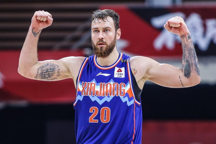 泛亚电竞官网入口 -摩纳哥转会期完成体检，志在CBA常规赛名次提升，气氛紧张，年轻球员得到机会的简单介绍