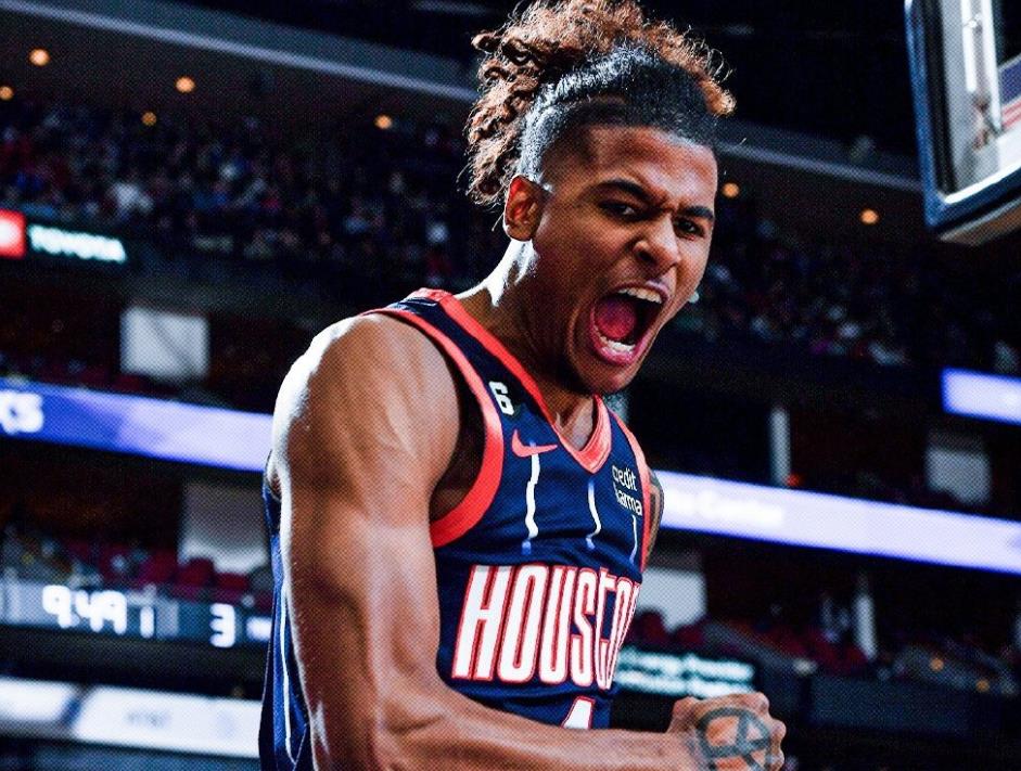 加时末段密尔沃基雄鹿豪取连胜——欧冠节点到来;压力陡增;年轻球员得到机会的简单介绍 加时末段密尔沃基雄鹿豪取连胜——欧冠节点到来;压力陡增;年轻球员得到机会的简单介绍